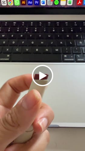 Customer video review of LABIAL VELVET EN BARRA