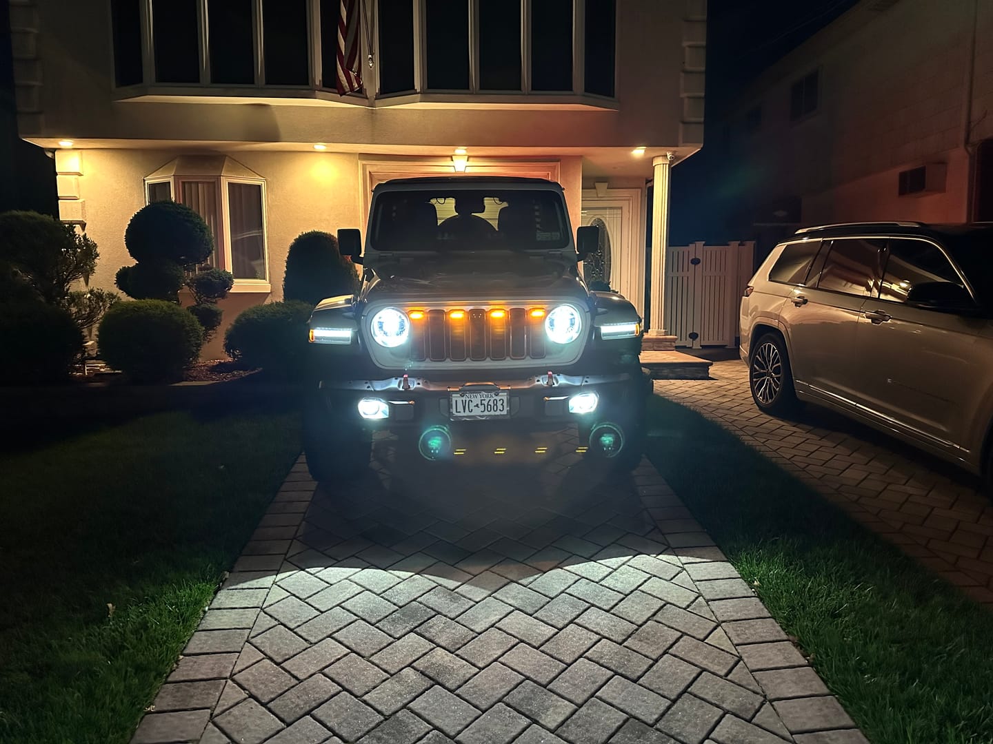 Customer photo review of Prerunner Amber/RGB Grille Lights for 24-25 JL JT Grille