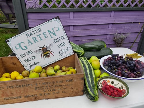 Customer photo review of Personalisiertes Tierschild mit Bienen oder Igel - Gartenschild