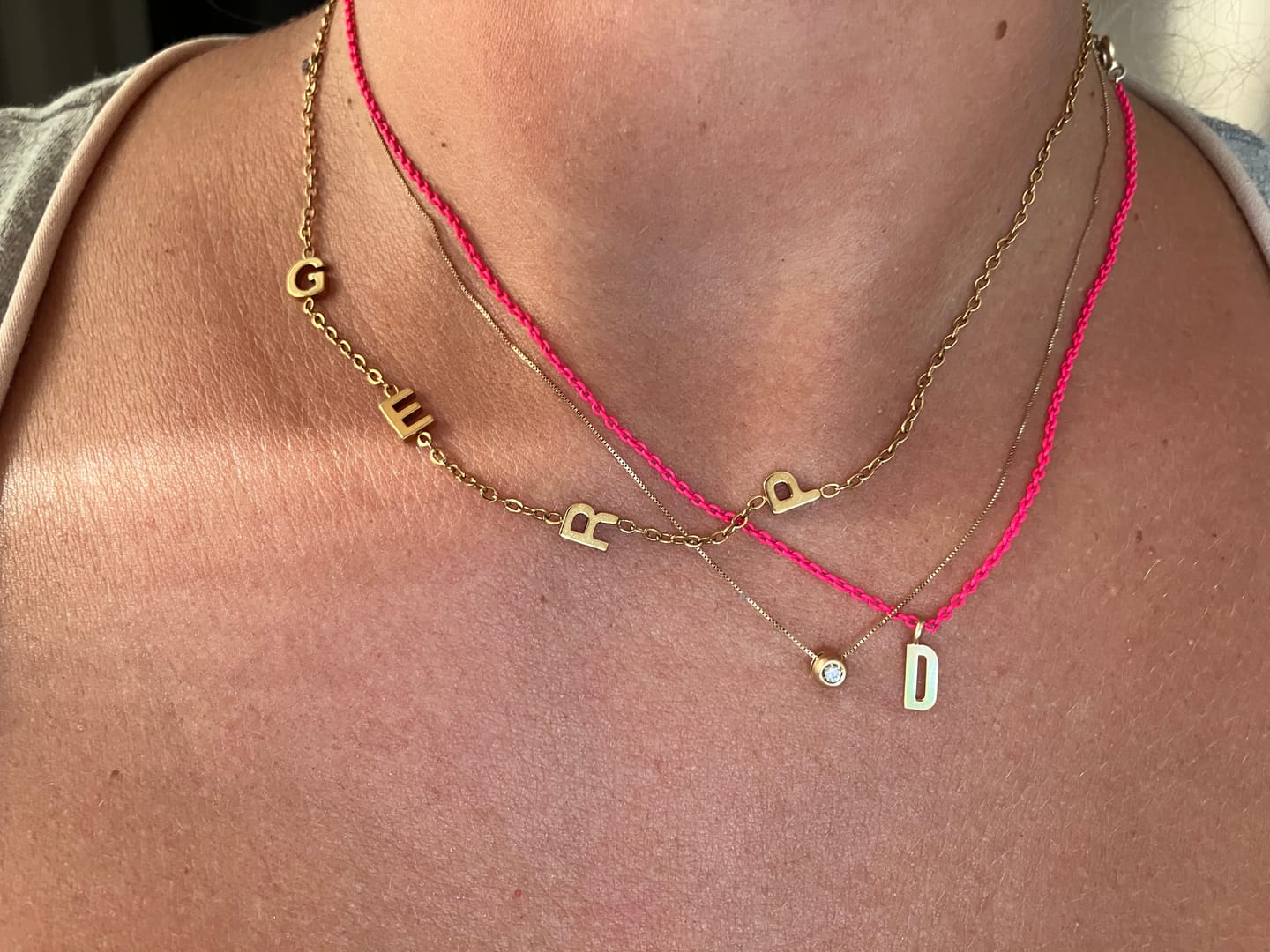 Customer photo review of Collana Personalizzata con Iniziali Laterali