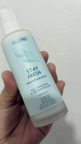 Customer photo review of Stay Fresh Moisturizer Controls Oil and Brightens