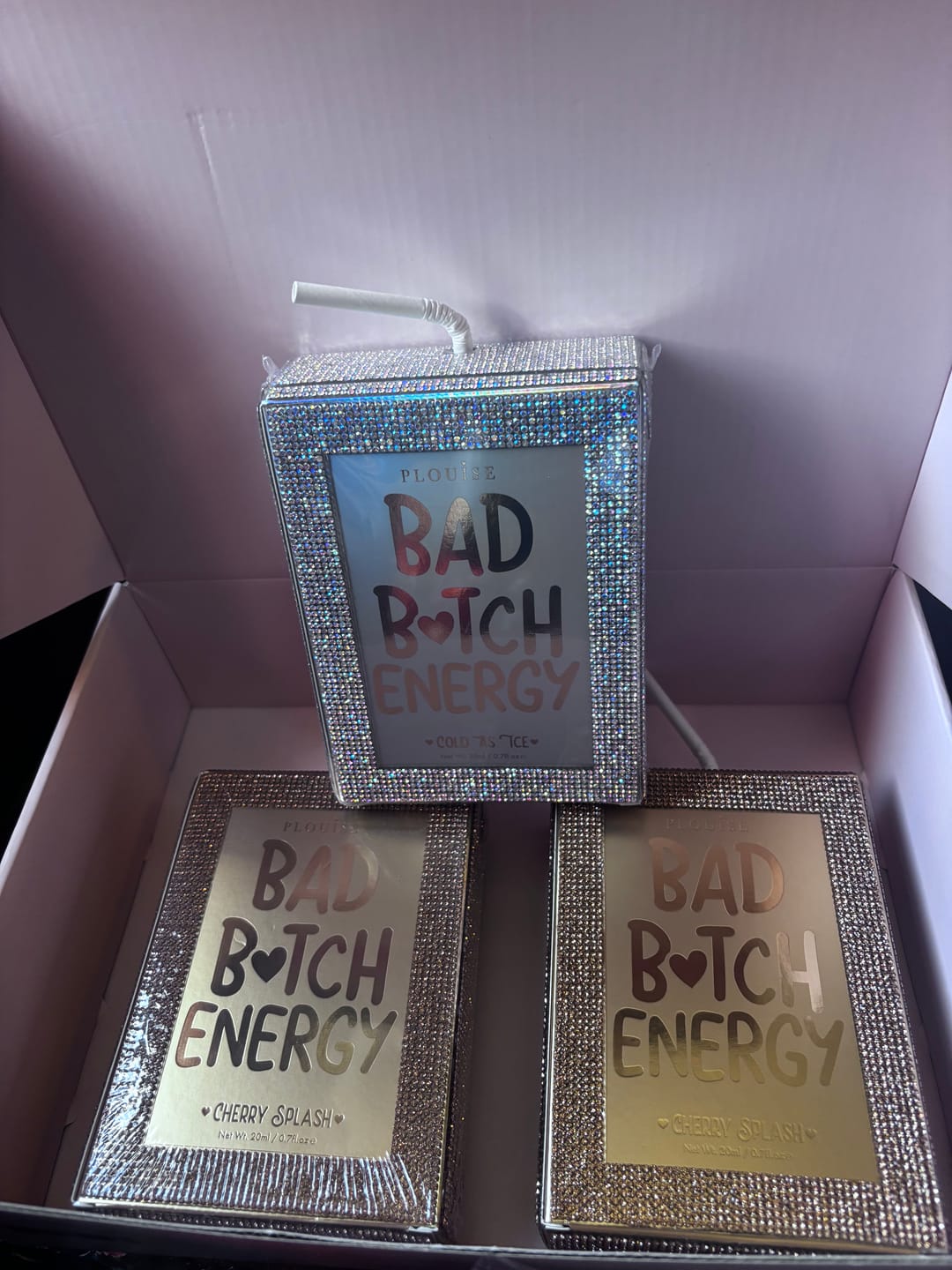 Recenzie foto de client pentru pachetul de buze P.Louise Born To Sparkle