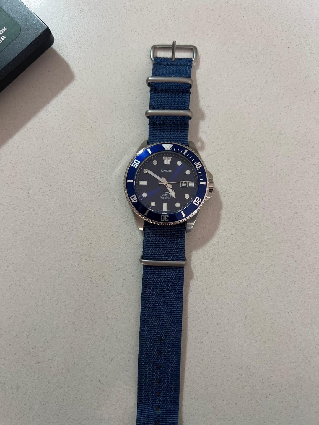 Customer photo review of Correa Nato Dando La Hora Azul