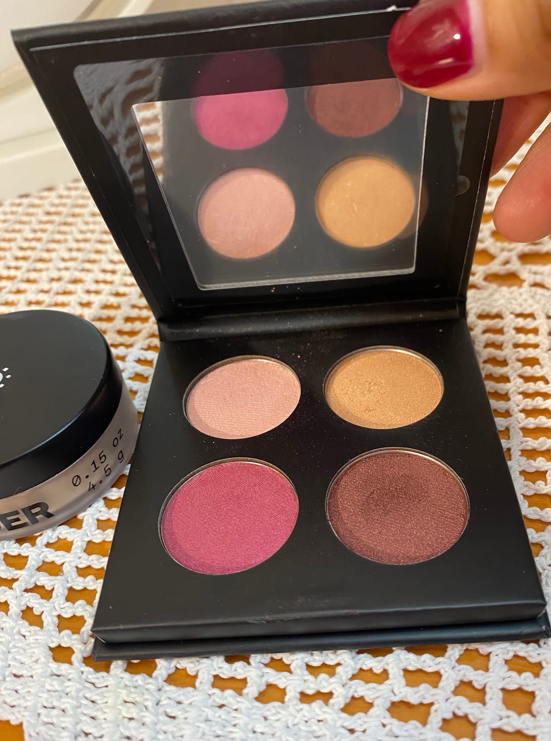 Customer photo review of KIN Eye Shadow Palette - Paleta de Sombras KIN