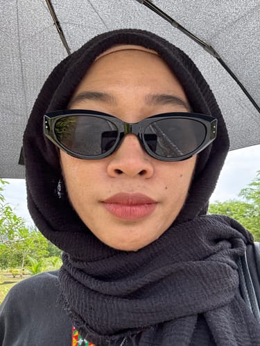 Customer photo review of Kyoto Oval Framed Sunglasses