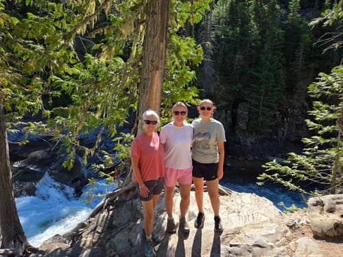 Customer photo review of I'd Hike That T-shirt