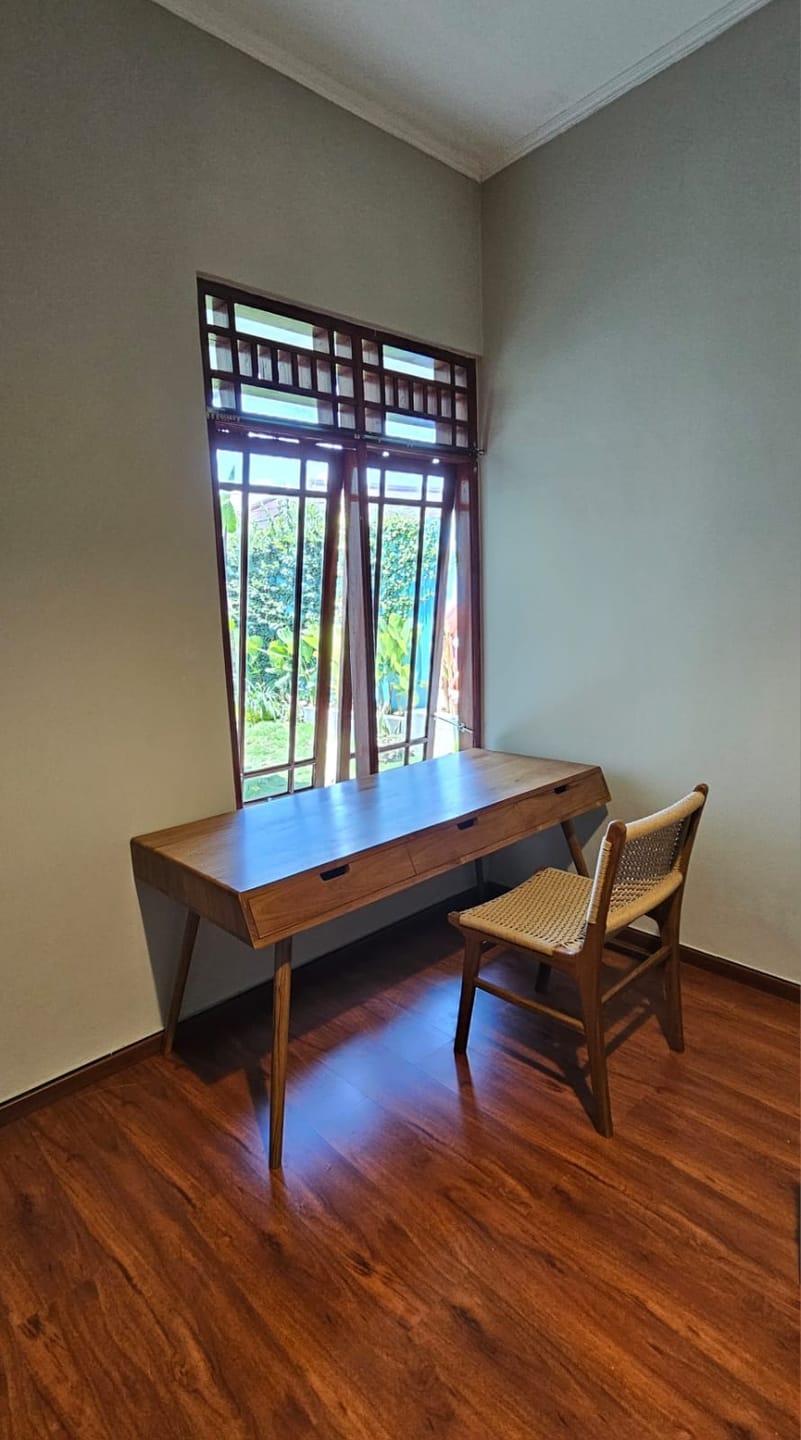 Customer photo review of Minimalist Desk in Solid Teak Wood