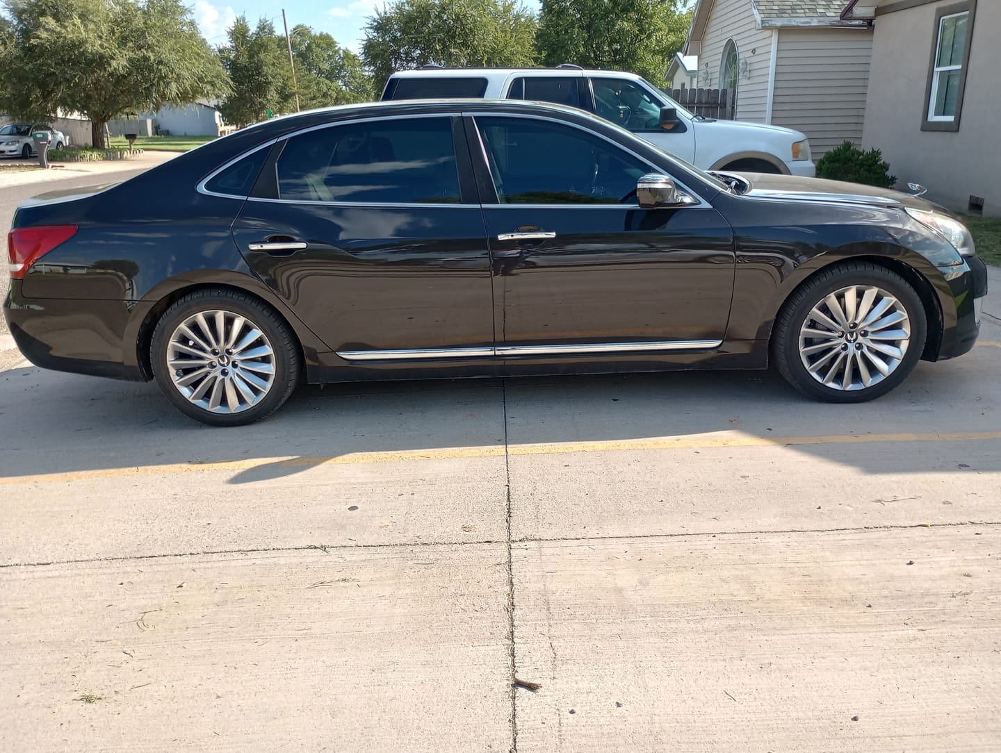 Customer photo review of 2014-2016 Hyundai Equus Air Suspension Conversion/Delete Kit With Light Module (EQ14FM)
