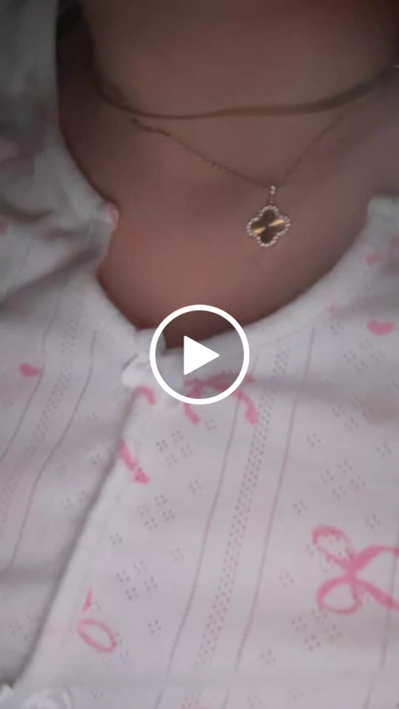 Customer video review of Glamour Clover Kette | 18K vergoldet