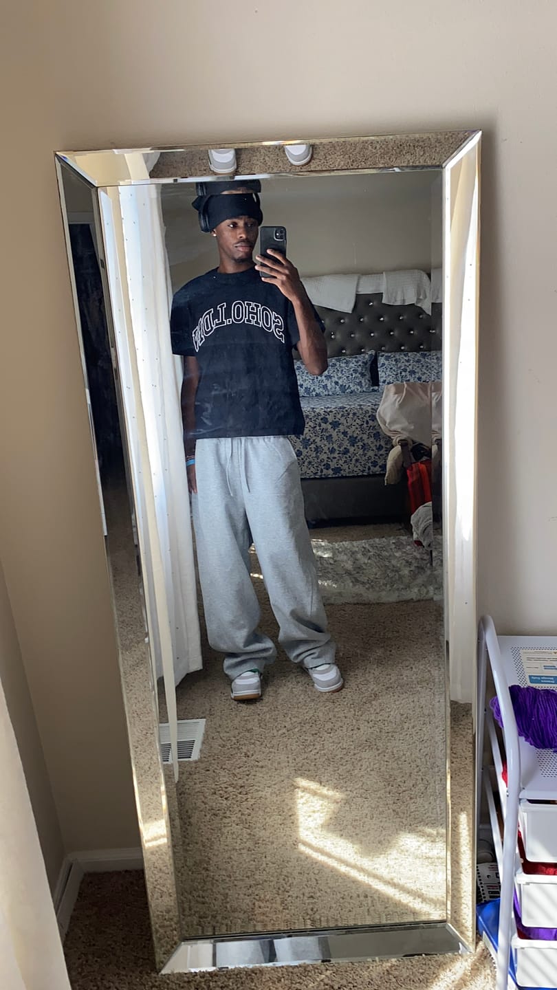 Customer photo review of Aelfric Eden Baggy Sweatpants