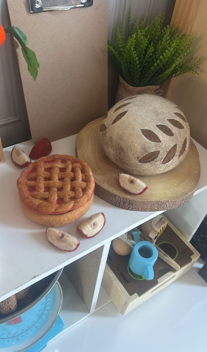 Customer photo review of Felt Apple Pie Play Food Set