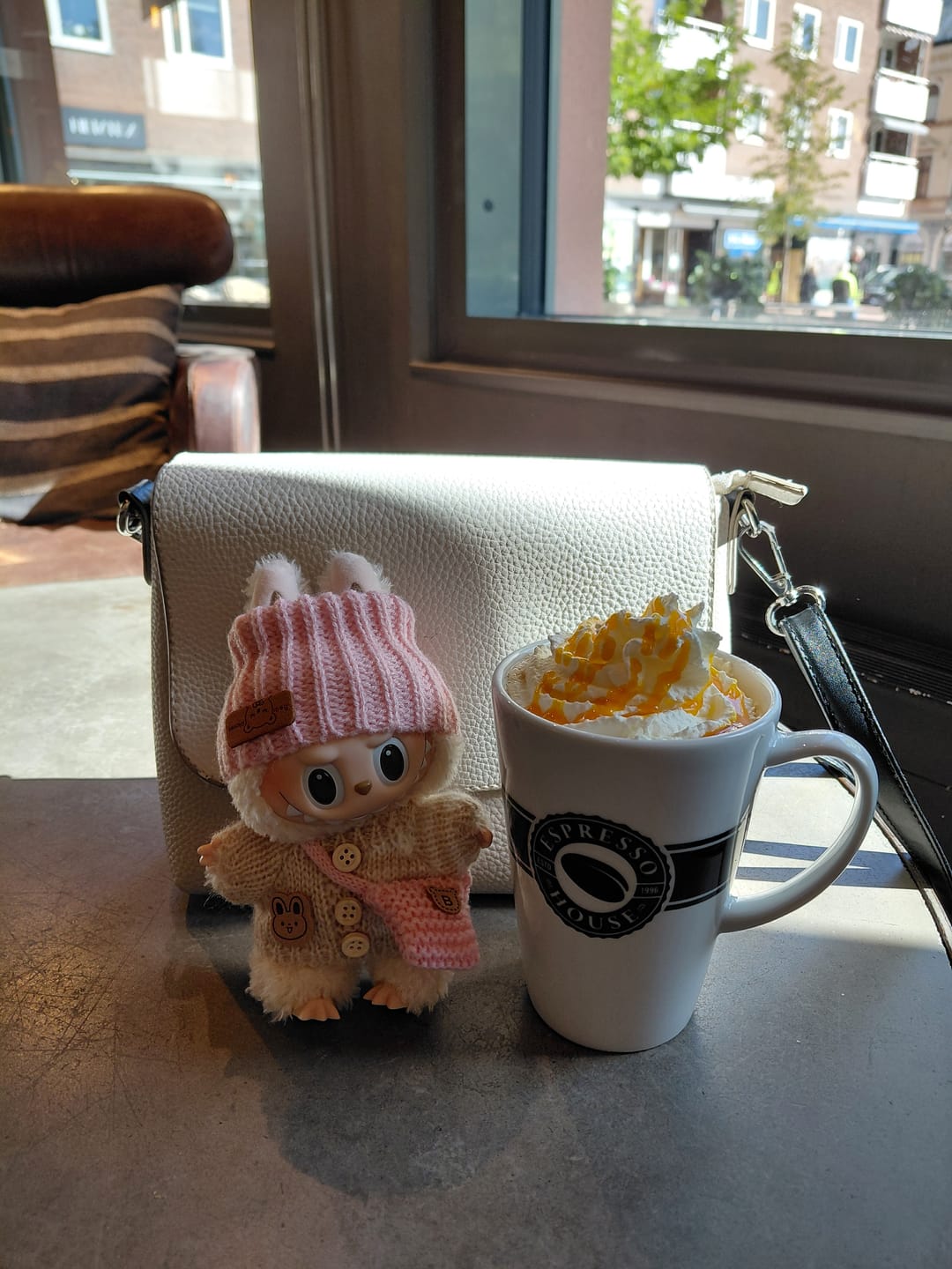 Customer photo review of Labubu tröja mössa och totebag Rosa
