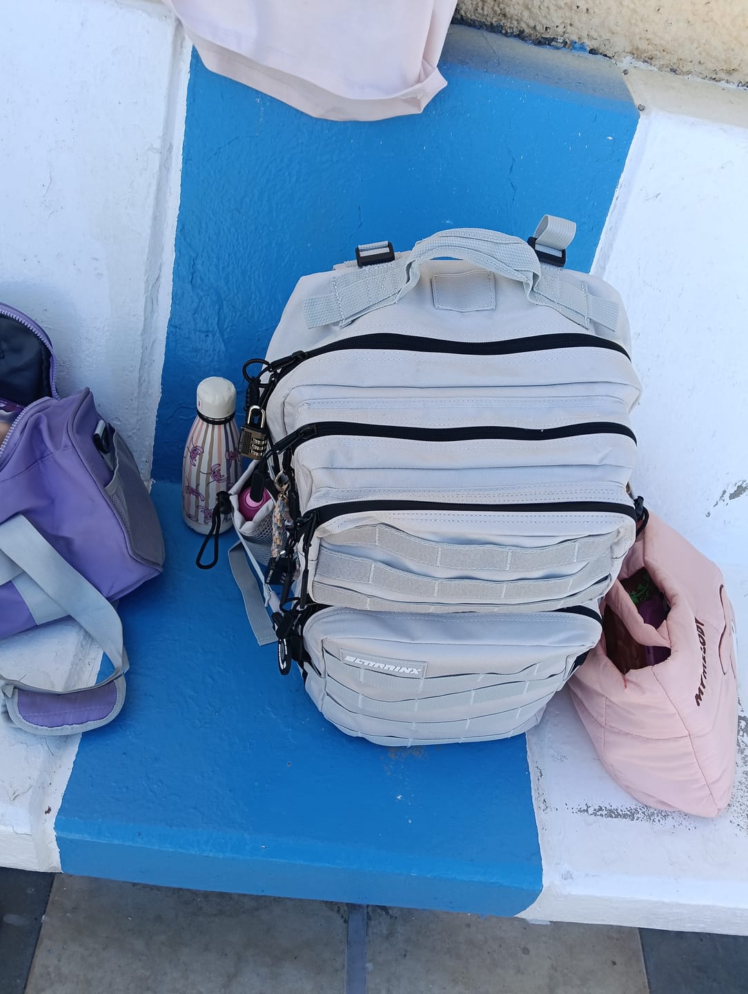 Customer photo review of Mochila Táctica 45L con compartimento para comida Silver
