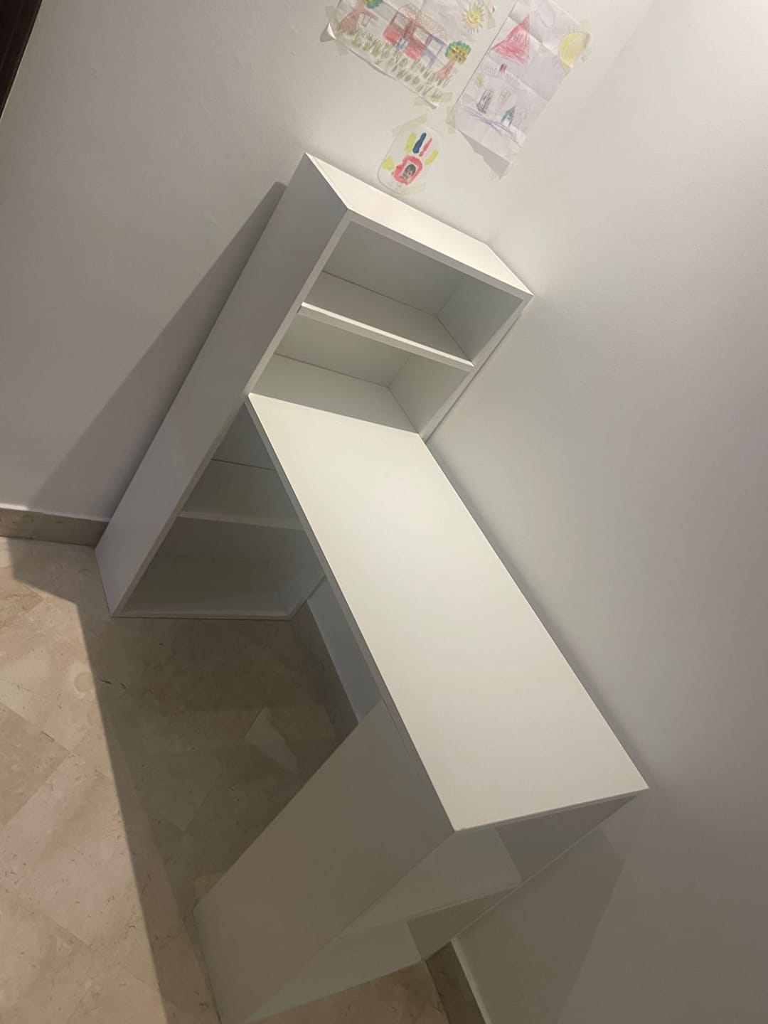 Customer photo review of Bureau en bois avec bibliothèque de rangement