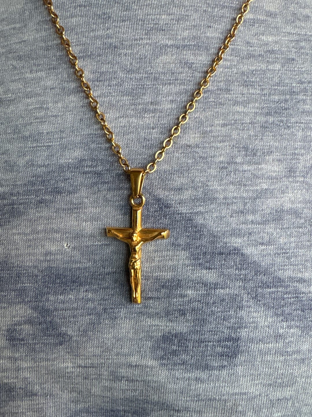 Customer photo review of Gold crucifix necklace