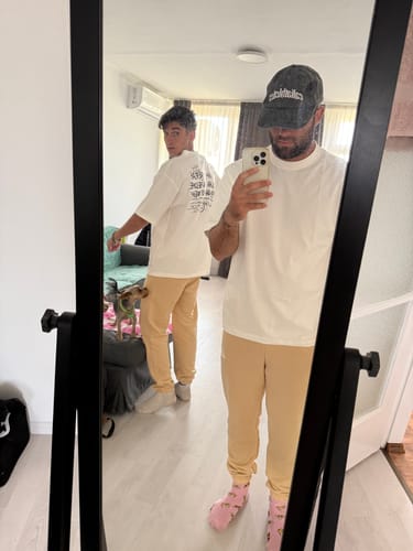 Customer photo review of Relaxed sweatpants Vanilla