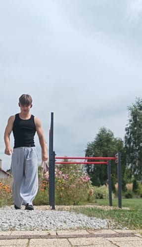 Customer photo review of RAW Baggy Sweatpants