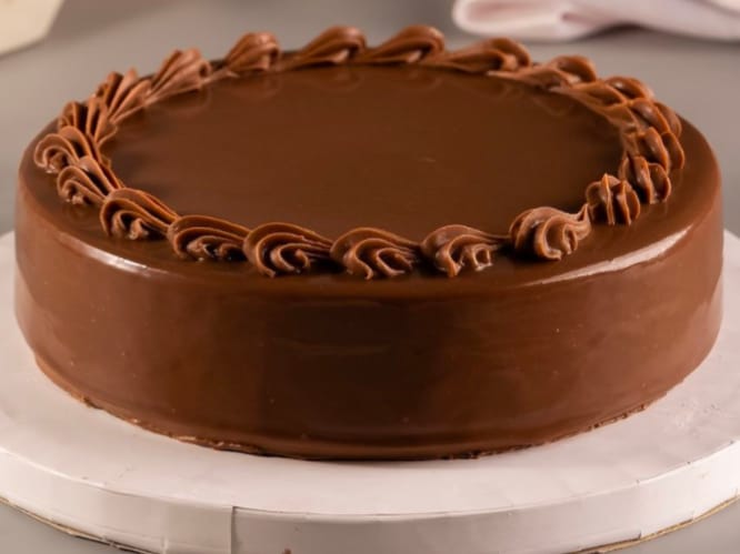 Customer photo review of Classical Dairy Milk Cake