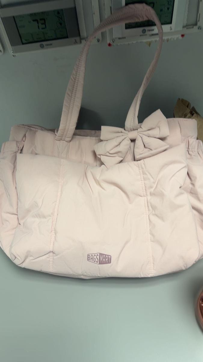 Customer photo review of Crush 23L Laptop Tote