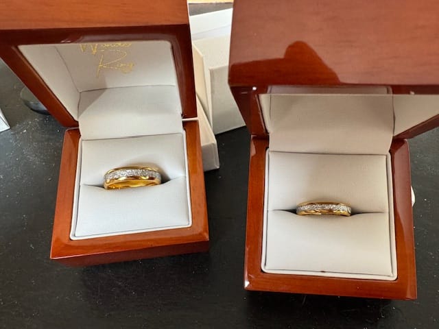 Customer photo review of The Golden Steel Wonder Ring Set