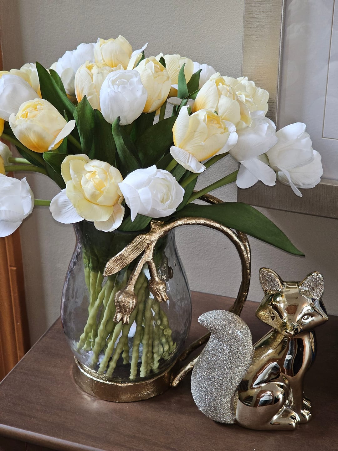 Customer photo review of Real Touch Hybrid Tulip Bundle