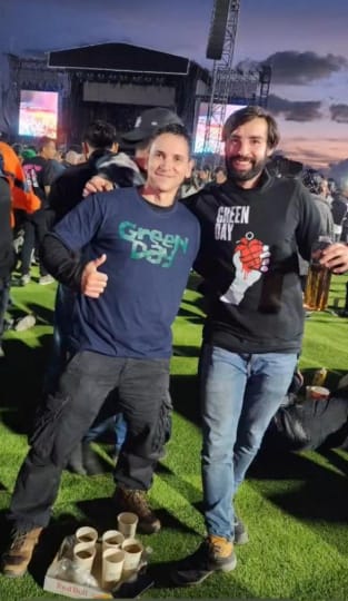 Customer photo review of Camiseta Algodon Green Day Logo