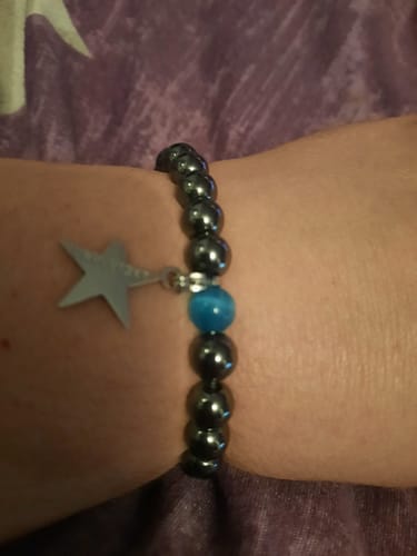 Customer photo review of »Körperliebe« Armband aus Hämatit-Perlen und blauer Opalperle