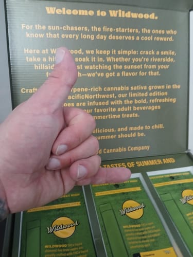 Customer photo review of THCa Liquid Diamond Live Resin 2.0g Disposable