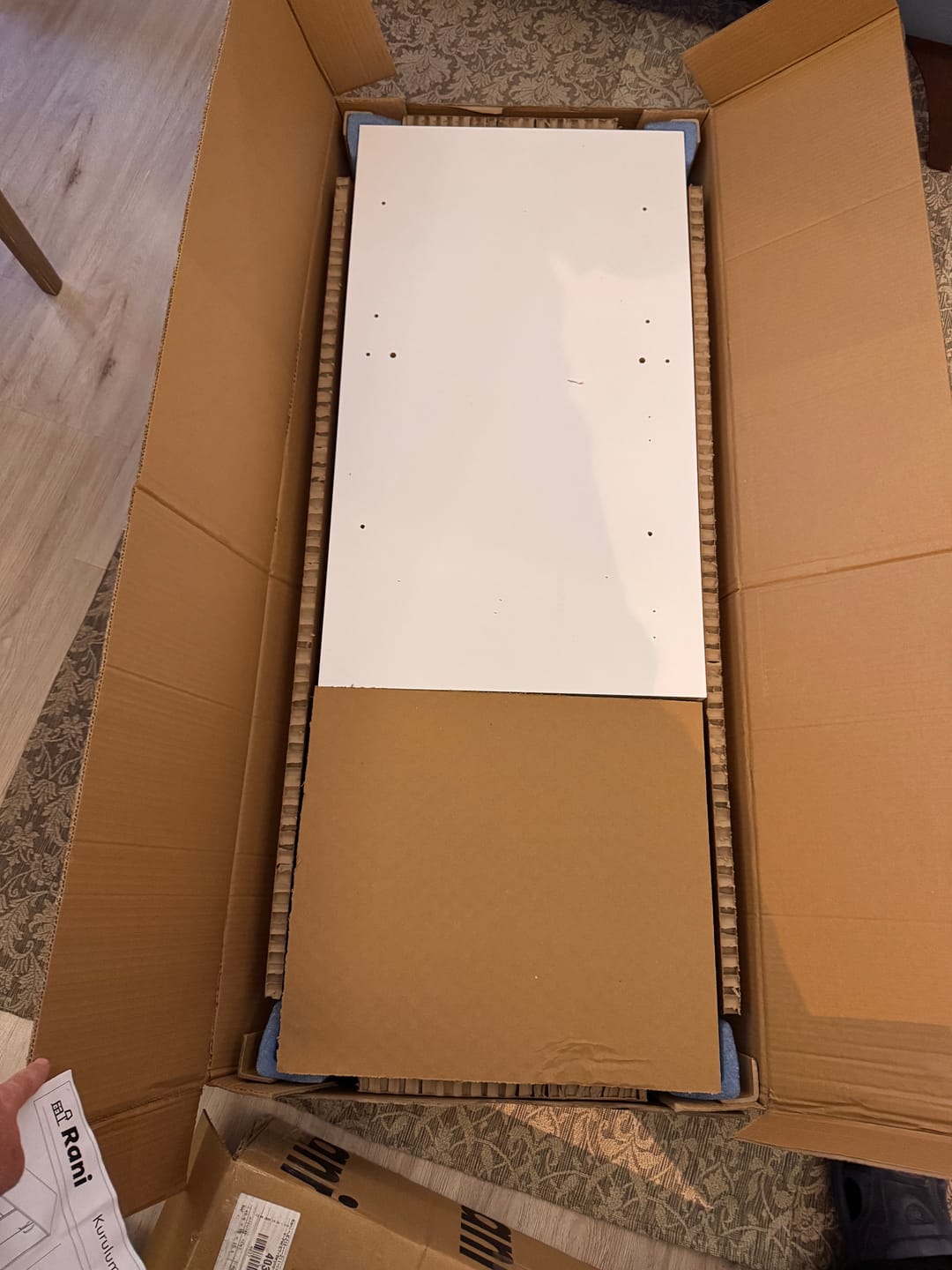 Customer photo review of Rani JE210 Kahve Köşesi Çok Amaçlı Dolap 4 Kapaklı 2 Çekmeceli Kiler Mutfak Dolabı Beyaz - Sepet Ceviz