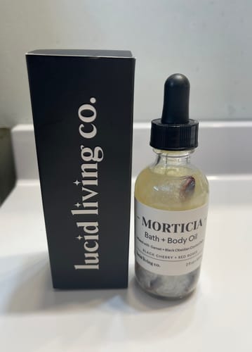 Customer photo review of MORTICIA Bath & Body Oil
