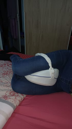 Avis photo d'un client sur Coussin Orthopédique Genoux Cellsius - Le secret d'un sommeil sans douleur