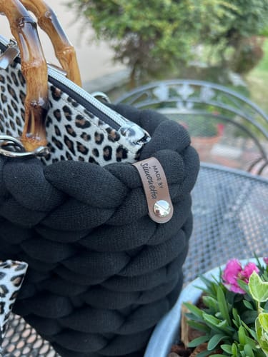 Customer photo review of Personalisierte Labels mit Chicago Screws - Kunstleder-Label mit Schrauben