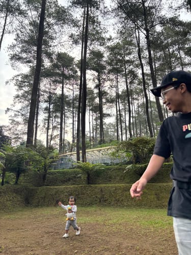 Customer photo review of New York Yankees MLB Script Mustard Yellow Short Sleeves T-Shirt