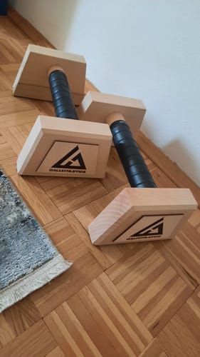 Customer photo review of Wooden Parallettes MEDIUM