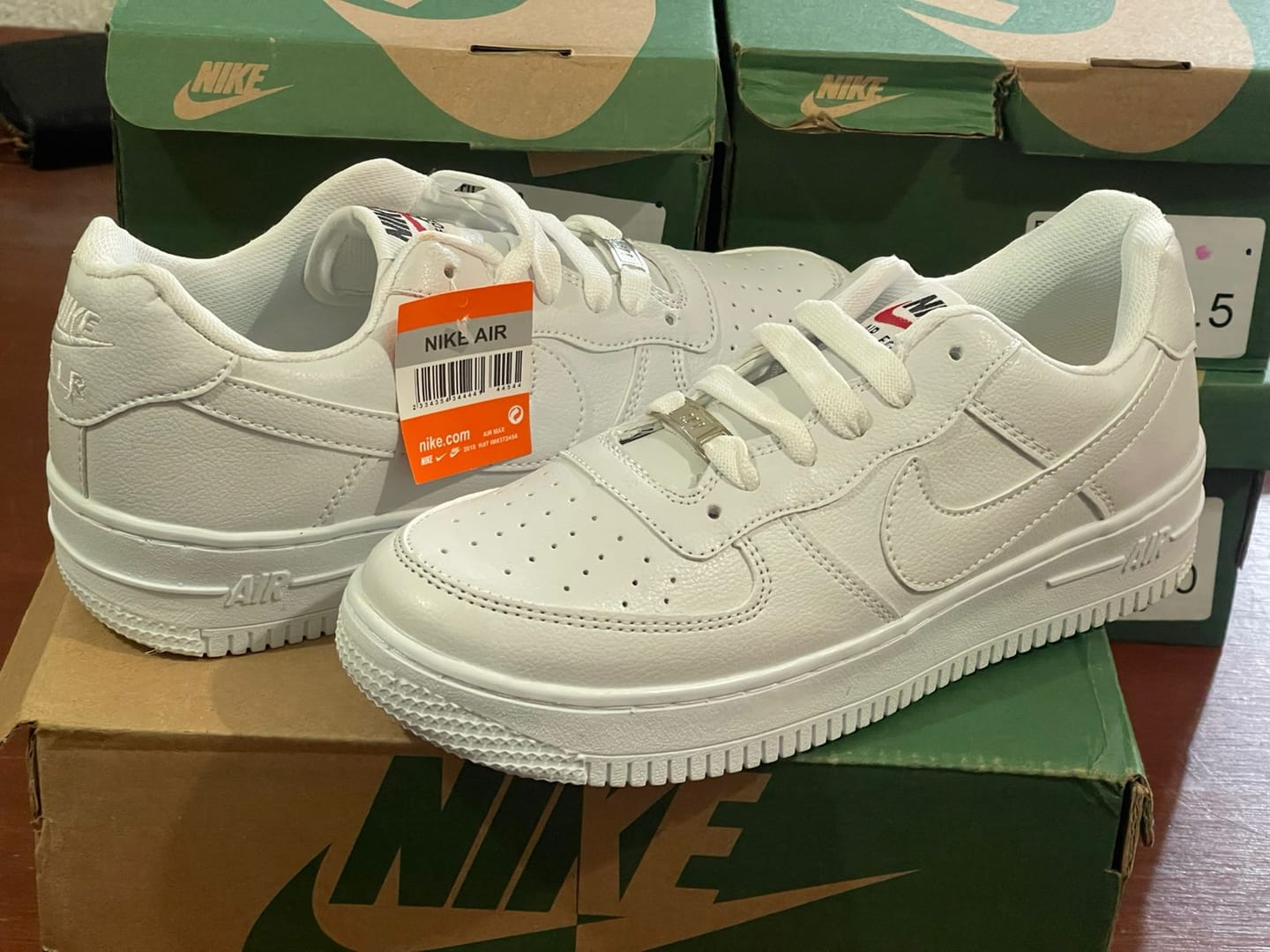 Customer photo review of Paq 6 Pares Tenis 270 Blanco Total 22/25.5