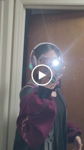 Customer video review of Genshin Zipper Hoodie II Preorder