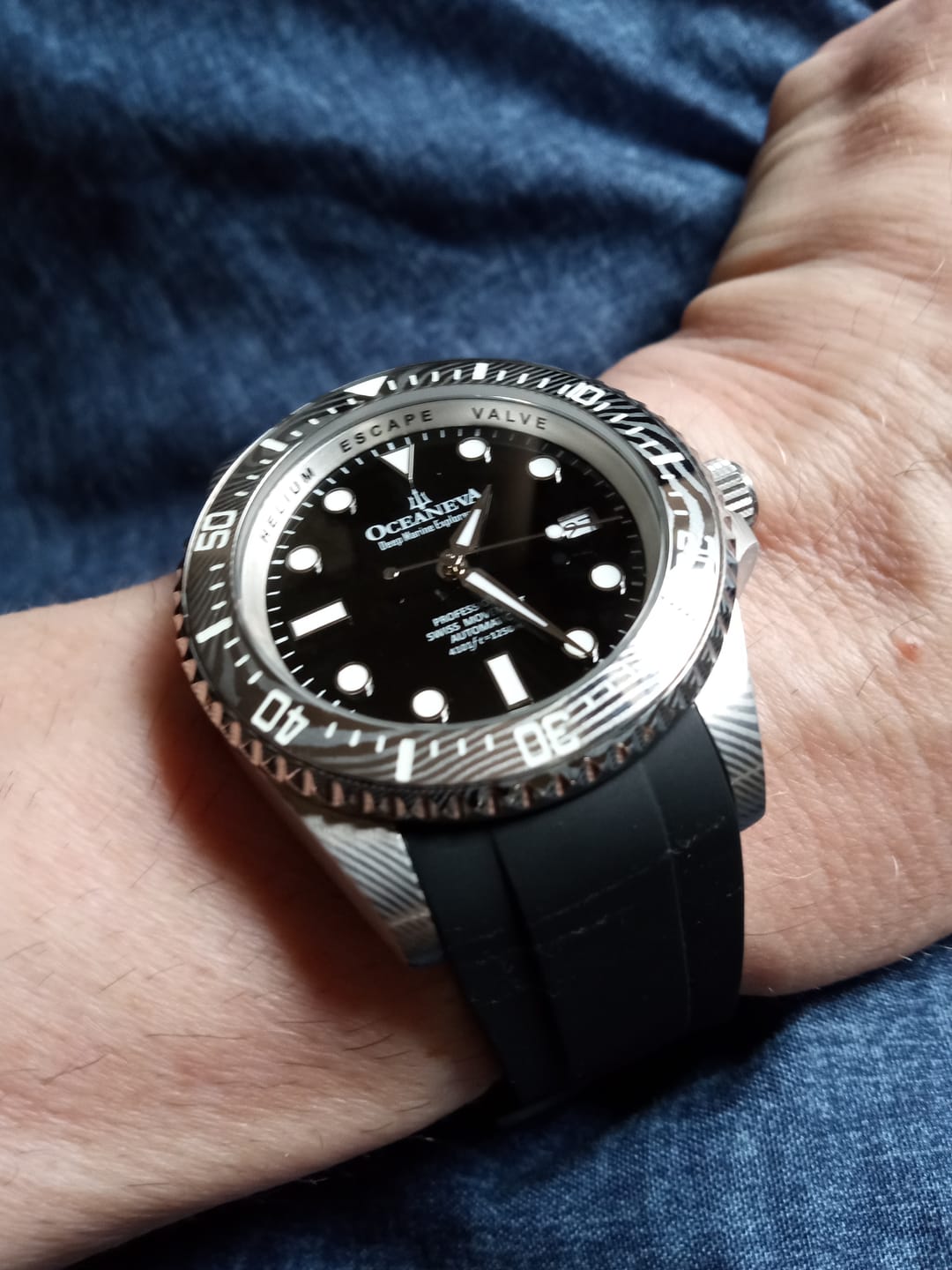 Customer photo review of Oceaneva Men's Deep Marine Explorer II 1250m Damascus Steel Watch Rubber Strap