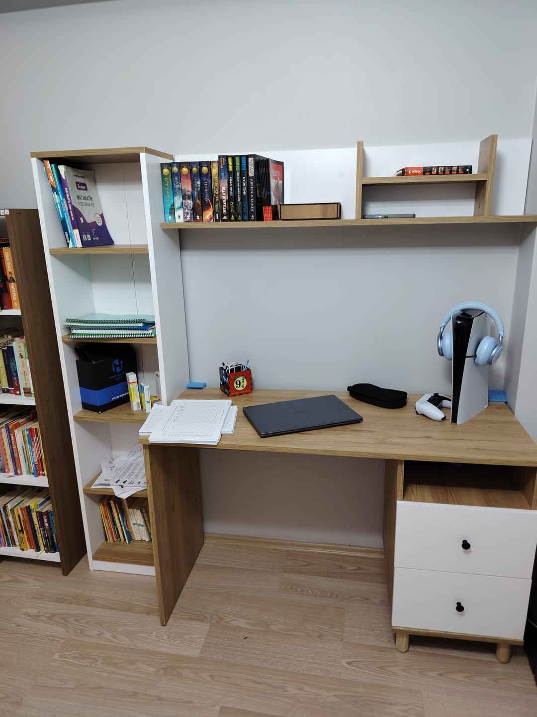 Customer photo review of Rani HA115 Çekmeceli Kitaplıklı Çalışma Ofis Bilgisayar Masası Sepet Ceviz - Beyaz