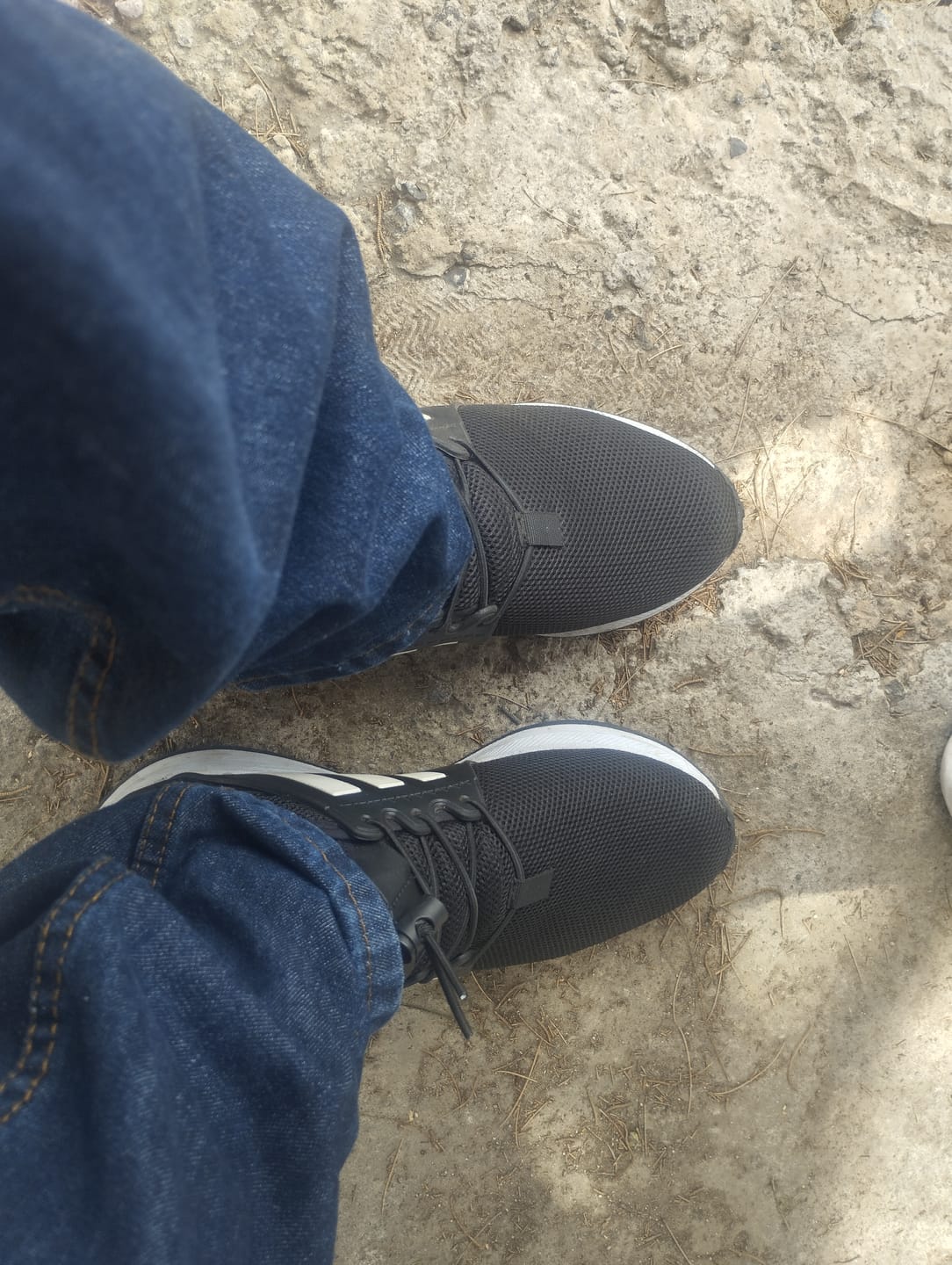 Customer photo review of Tenis 018 Negro Blanco
