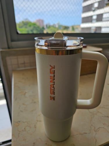 Customer photo review of The Quencher ProTour Flip Straw Tumbler | 30 OZ | 0.88L (Cream Moon) - Disponivel em Portugal