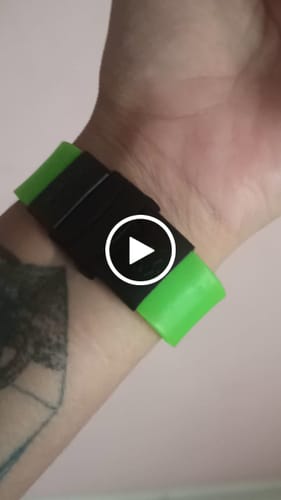 Customer video review of AXO ID - Brazalete de Emergencia