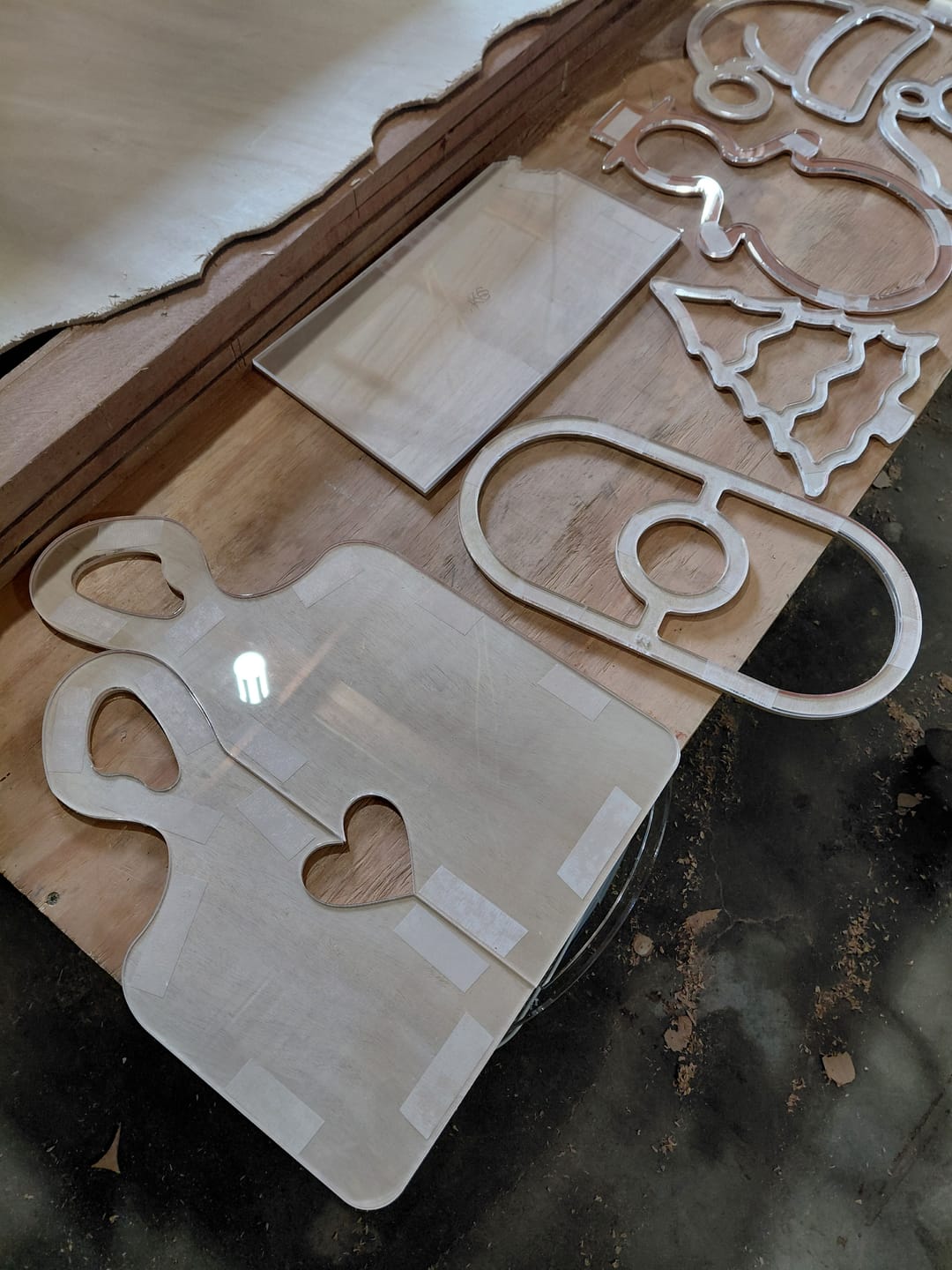 Customer photo review of 15.5x7.75" Three Pocket Tray 03 Acrylic Router Template