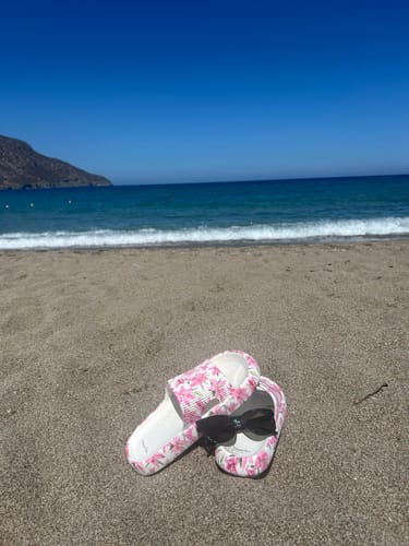 Customer photo review of HappyFlops Limited Editions