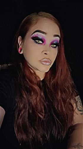 Customer photo review of Meetone Rolan Green Contact Lenses