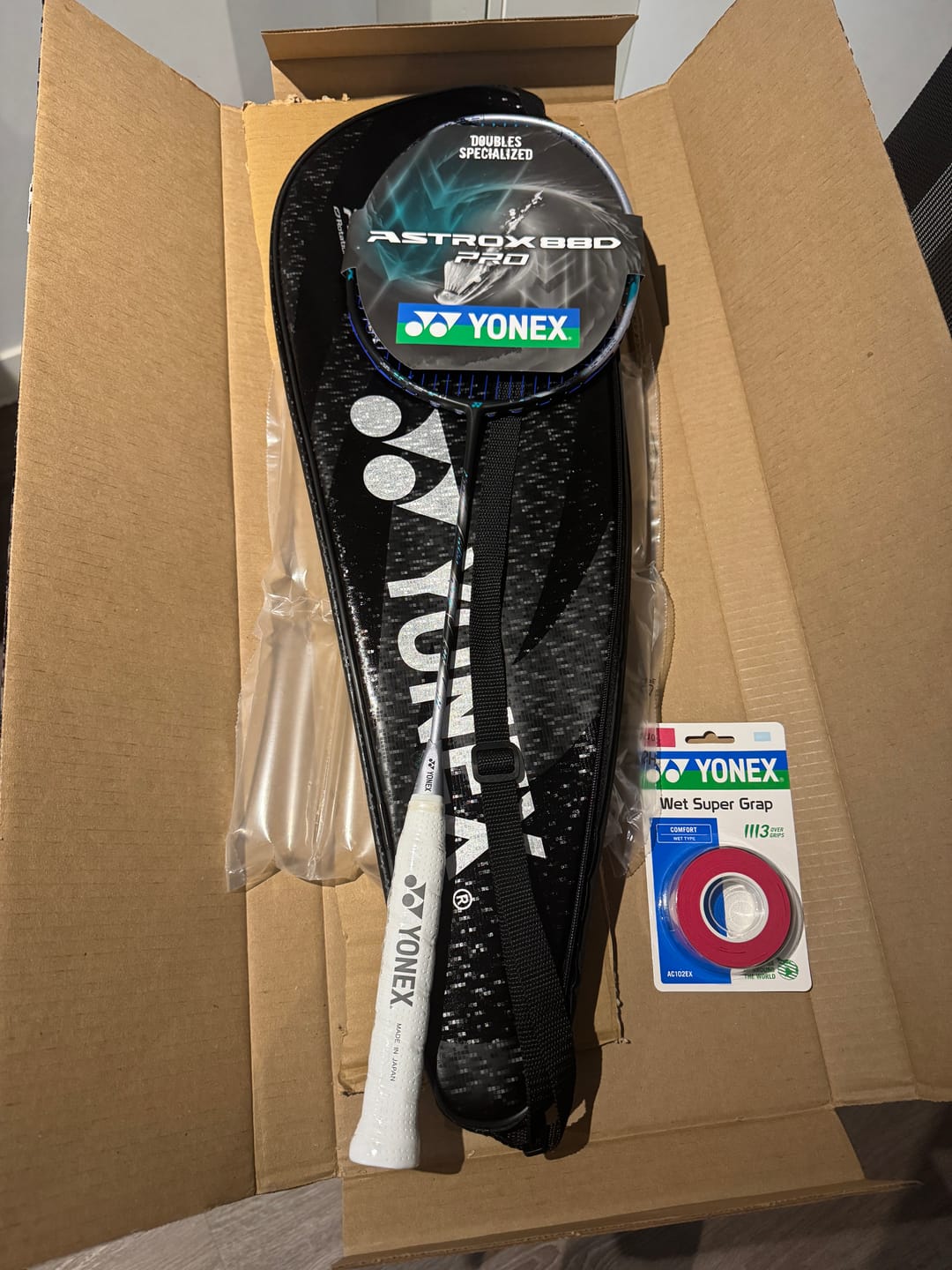 Customer photo review of Yonex ASTROX 88D PRO Unstrung Badminton Racket [Black/Silver]