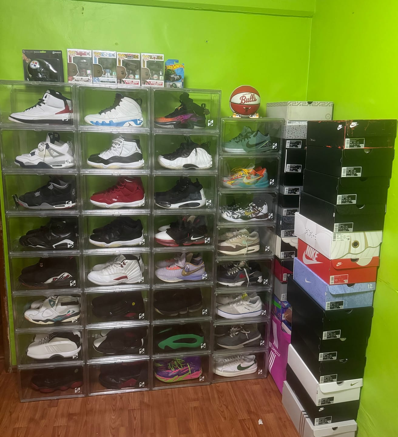 Customer photo review of Hall of Fame Box - Cajas Transparentes Premium Para Sneakers Cierre Magnético Apertura Lateral o Frontal