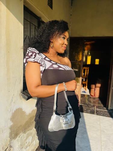 Customer photo review of Silver Lily Shoulder Bag