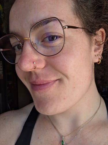 Customer photo review of Piercing Louise