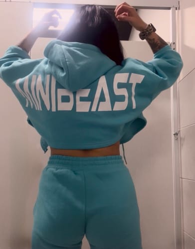 Customer photo review of Boyfriend Cropped Hoodie