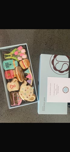 Customer photo review of Afternoon Tea Deluxe Biscuit Box